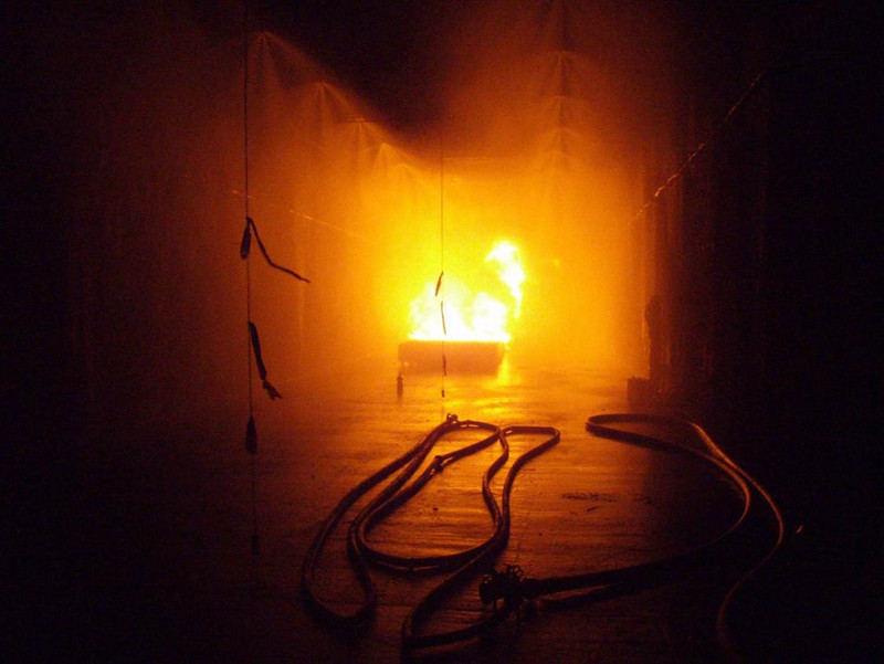 Feuer im Brandkanal wird mittels Thermoelementen überwacht.