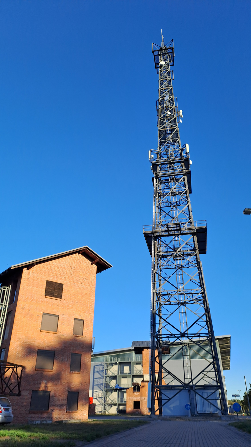 Übungsobjekte des IBK, ein Haus und ein Turm