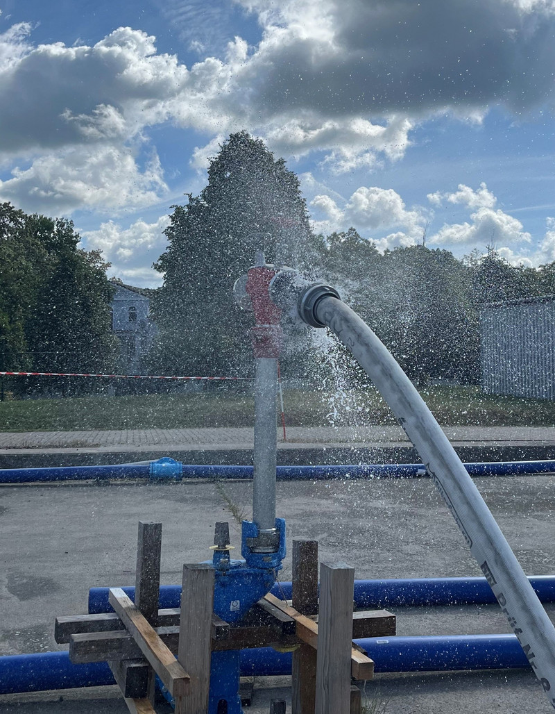 auslösender Systemtrenner Feuerwehr auf einem Standrohr